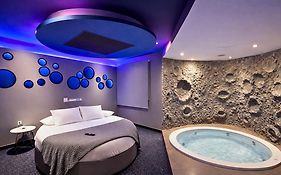 V Hotel